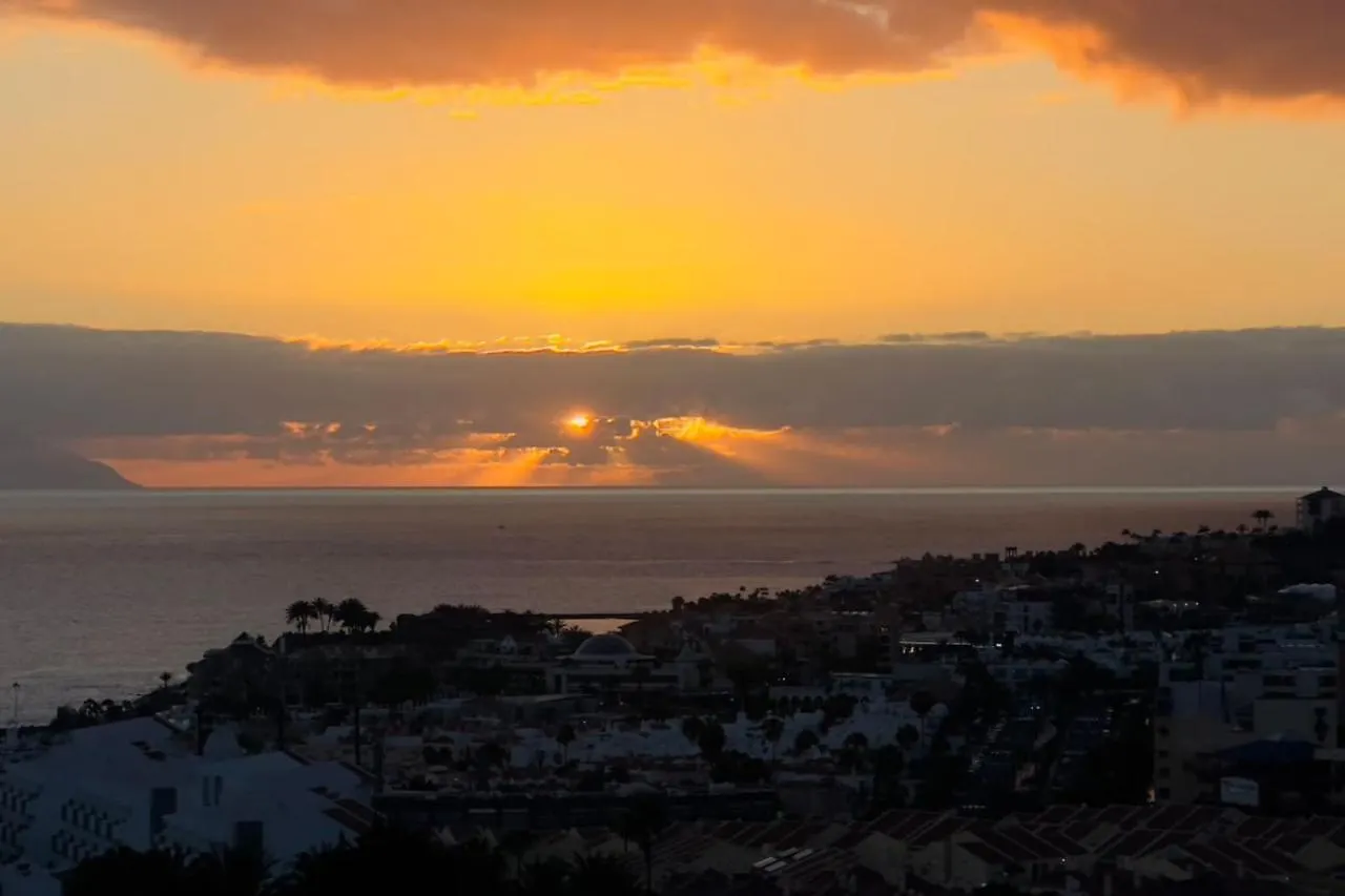 Costa Adeje XV Sunset Ocean City Mountain View Tenerife365 ספרד